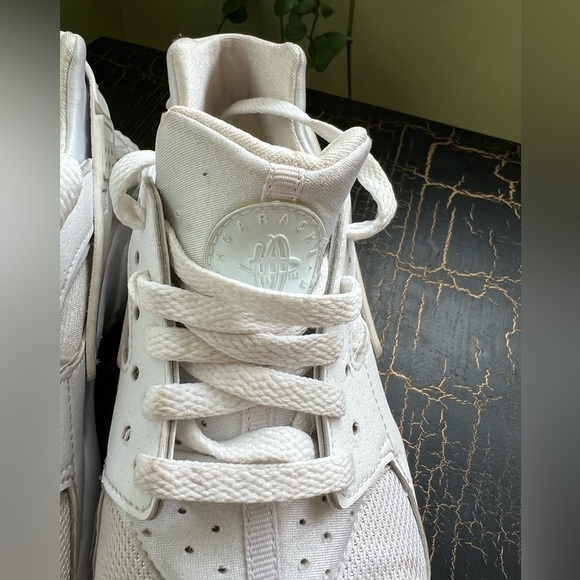 Nike air huarache Run Gs Triple white 6.5  Youth size or 24.5 cm women - Picture 4 of 9